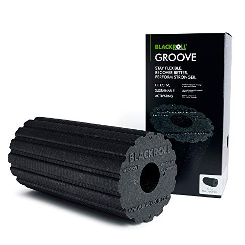 BLACKROLL® GROOVE Faszienrolle (30 cm x 15 cm), Fitness-Rolle mit strukturierter Oberfläche für verstärkten Massageeffekt, Made in Germany, Schwarz