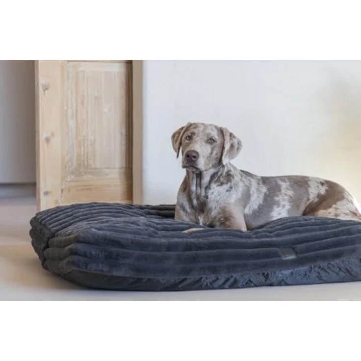 Designed By Lotte Tierkissen Hundekissen Reza anthrazit - Stilvolles Hundekissen aus recyceltem Polyester mit rutschfester Unterseite – Bild 4