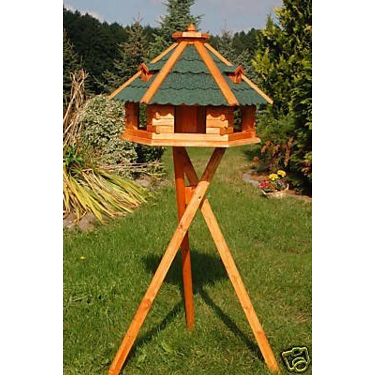 Deko-Shop-Hannusch XXL Vogelhaus, Vogelhäuschen behandelt mit Bitumschindeln und DREI Gauben mit Ständer – Bild 1