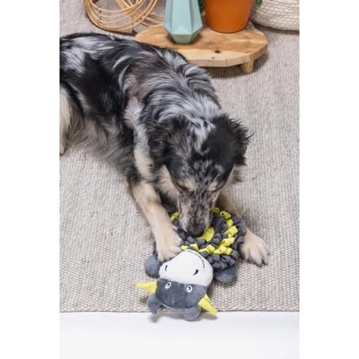 Beeztees Hundespielzeug Kuh, Schnüffelteppich mit Fransen, grau/weiß/grün, L 32 x B 21,5 x H 9 cm – Bild 2