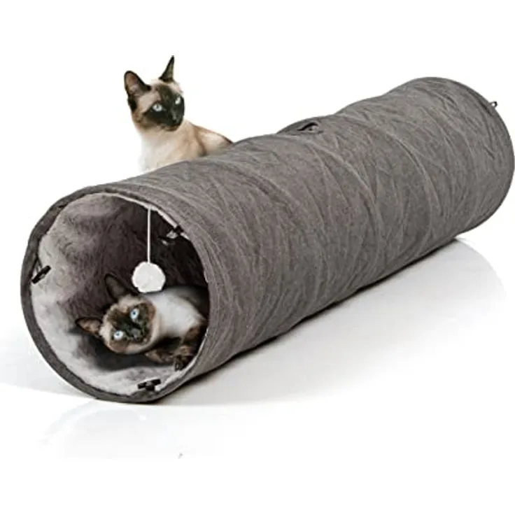 CanadianCat Company XXL Spieltunnel für Katzen mit Kuschelfell, grau, 35 x 150 cm, variable Form, integriertes Katzenspielzeug, ideal für Mehrkatzenhaushalte