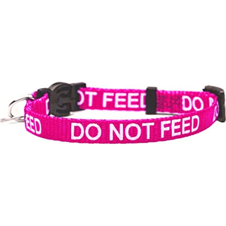 LARRYROO Katzenhalsband "Do Not Feed" mit Sicherheitsschnalle, Glocke und personalisierbarer Herzmarke, Rosa – Bild 3