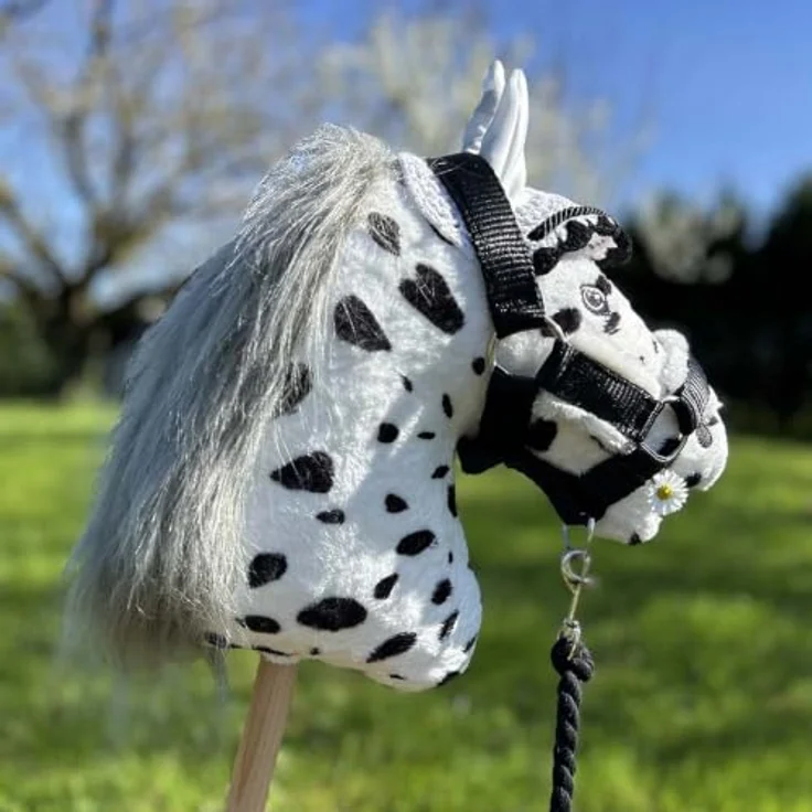 Hobby Horse Land Hobby Horse Zubehör-Set Halfter mit Führstrick und Insektenmütze, Größe A4 und A3, Schwarz und Weiß – Bild 4