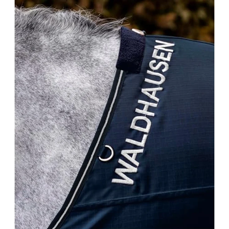 Waldhausen Regen-Fliegendecke Comfort, luftdurchlässiges Meshgewebe, abnehmbare Kreuzgurte, wasserabweisender Rückeneinsatz, Nachtblau, 125 cm – Bild 2