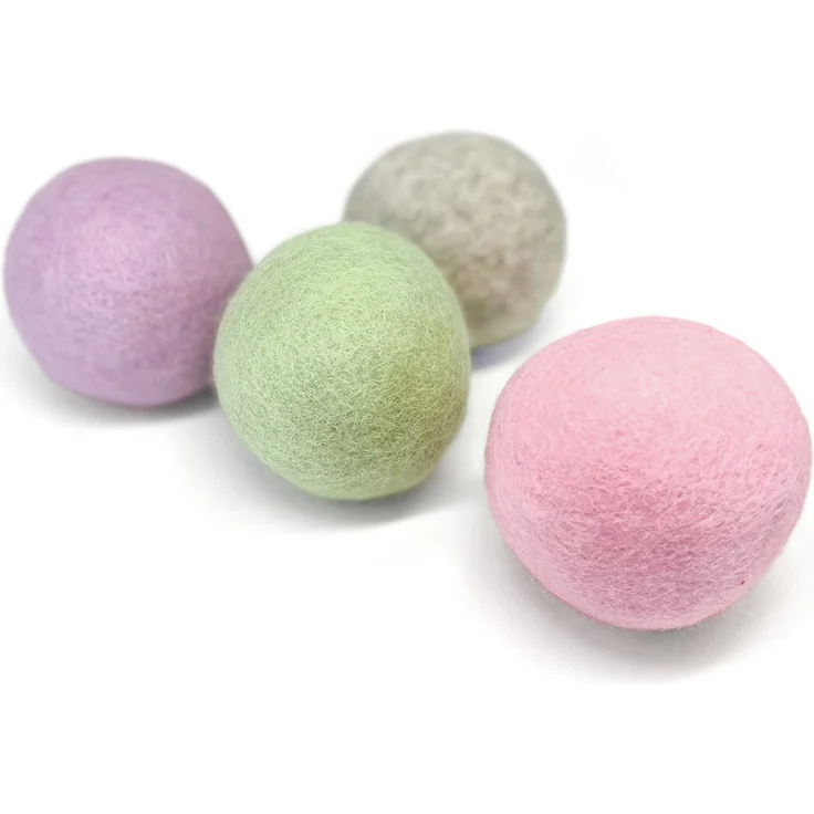 Aumüller Natürliche Wollfilzkugel, handgefertigt mit Katzenminze, farbig sortiert, Durchmesser 7 cm