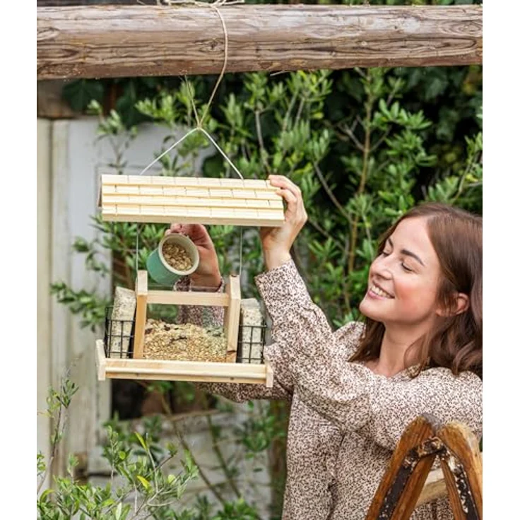 Dehner Natura Premium Wildvogelfutter, 5 kg Ganzjahresfutter für Wildvögel, artgerecht und energiereich, mit Erdnüssen und Pflanzenöl – Bild 2