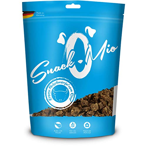 SNACKOMIO SnackOMio – Premium Hundesnack, getreidefreie saftige Fleischwürfel vom Rind, lufttrockene Naturbelohnung, 1 x 125g